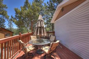 NEW 3 Cubs Cabin + Close to the Village & Lake