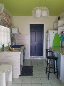 Stay Awhile Studio Apartment - Live Like A Local