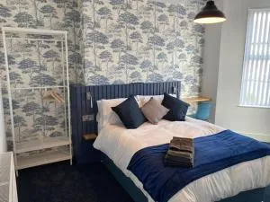 Exceptional 5 bed house near City Centre - Litherland