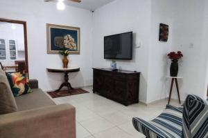 Casa da vovó, 3 quartos, jardim e 2 vagas de garagem