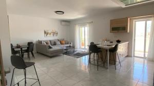 Golden Flower Luxury Apartment