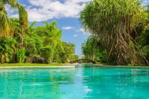 Havre de Paix avec Piscine et Plage Idyllique - Aoua