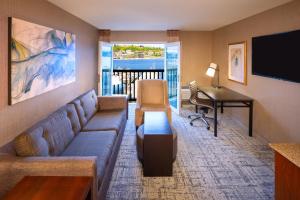 King Suite with Lake View room in Silver Cloud Inn - Seattle Lake Union