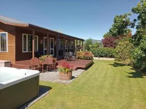 Blue Ridge Studios and Bed & Breakfast - 蒂阿瑙