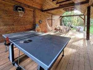 Leśny dom z basenem w okolicy Zegrza