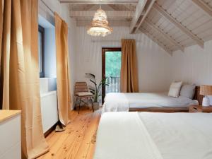 Leśny dom z basenem w okolicy Zegrza