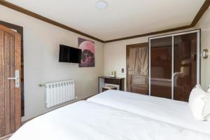 Villa avec piscine - Petit déjeuner Gratuit - Marrakech City Center