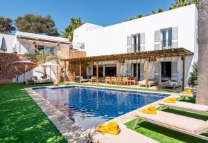 Cap Martinet Talamanca Vila Can Tashellu, Boutique 5 bed - Sea and Forest View