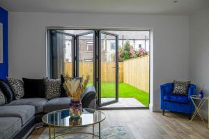 Free Parking, Contractors, Families, Long Stays - Large Home