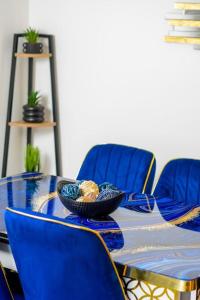 Free Parking, Contractors, Families, Long Stays - Large Home