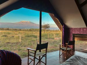 Amboseli Glass Cabin