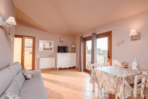 OLBIA SKYVIEW ATTIC, Gaias House