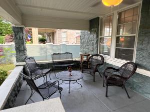 Spacious Central Gardens Home