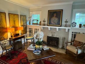 Spacious Central Gardens Home