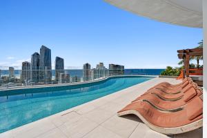Modern 2 Bedroom Unit at The Gallery Residences in Broadbeach - Q Stay