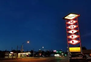 Cheyenne Motel - Pine Bluffs