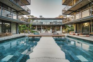 Hidden Swim up Loft w Cenote Rooftop Pool Gym