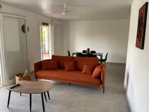 Villa 3 chambres- Secteur Centre - Calme et Ventilé - Poste Colon