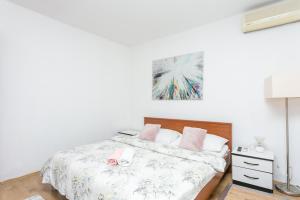 Apartments with parking space Split - 22909