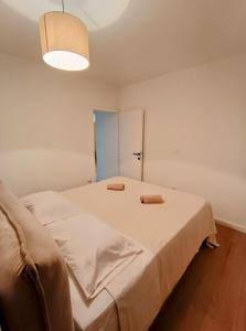 Apartments by the sea Povlja, Brac - 23236