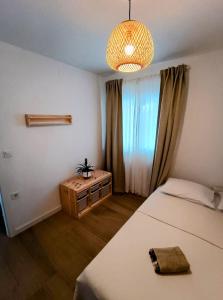 Apartments by the sea Povlja, Brac - 23236