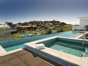 Oaks Gateway Suites