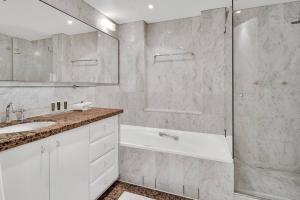 Quality apartment in the Rocks GLO1203