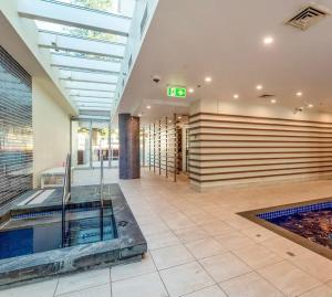 Glenelg Oasis, Pool, Gym, Spa & Sauna, Free Parking, City Views