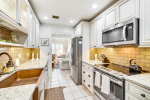 Hobe Sound Villa with Screened Porch 4 Mi to Beach