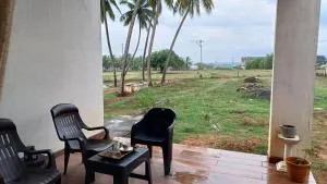 SHI's Unique & Private 180 Degree Glass House in Pollachi - 博拉吉