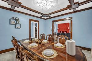 Walk To Fall (4th Street)