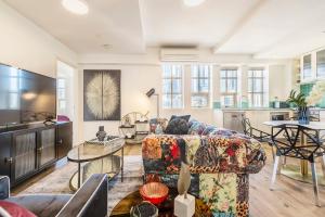 VAQUAY Gatsby In Melbourne CBD