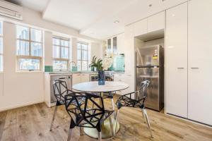 VAQUAY Gatsby In Melbourne CBD