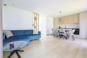 ᴄᴏʜᴏsᴛ I New 3BD House With Terrace