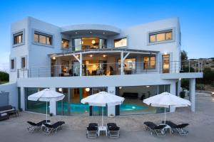 Villa Zafira - Seaview Manor with Heated Pool