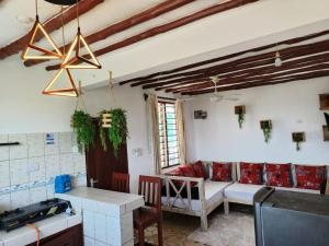 Barizieum Nest 1BR, Diani