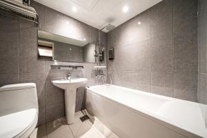 Phòng Tiêu Chuẩn Giường Đôi (Standard Double Room)