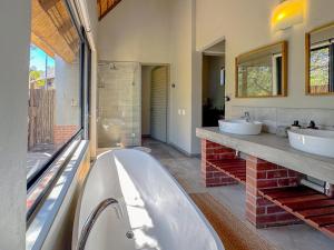 Serengeti Lodge Mabalingwe