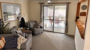 Tropical Paradise In Ibis Av