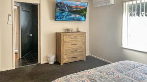 77 Booner By The Beach