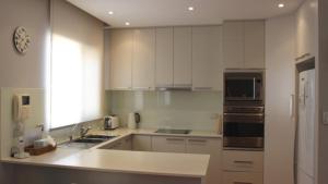 Stylish Contemporary Townhouse, Wifi, Air - Con