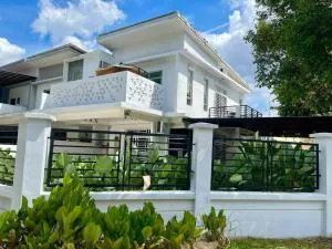 Heliconia Design Home With Pool BBQ KTV JB AEON Tebrau - 乌鲁地南