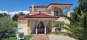 Villa Lukas&Ana s bazenom,dječjim igralištem