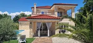 Villa Lukas&Ana s bazenom,dječjim igralištem - 皮内兹齐