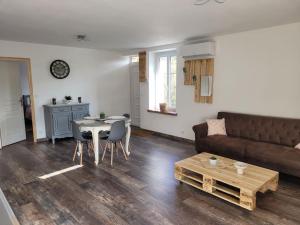 Appartements T2 plain-pied, en centre-ville : photos des chambres