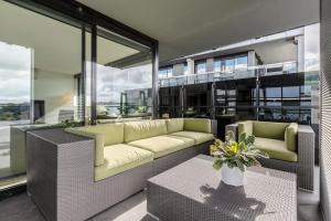 VAQUAY Embassy In Abbotsford