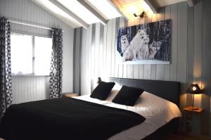 Chalets Chalet avec Jacuzzi, billard, jardin clos, proche Paradiski : photos des chambres