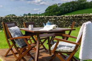 Finest Retreats - Shepherds Cottage at Mile House Farm