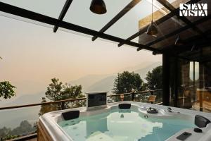 StayVista at Barkat Villa with Jacuzzi