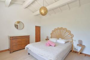 Maisons de vacances Grande villa avec piscine pres d-Avignon - Jonquerettes : photos des chambres